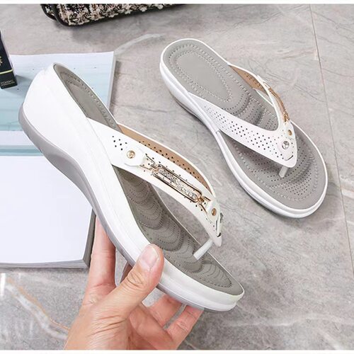 2026Women's Slippers New Slides Non-Slip Shoes Beach Sandals