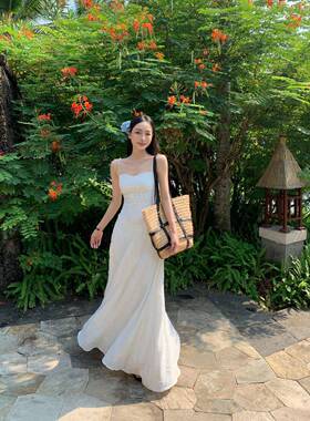 周淼ZHOUMIAO立体蝴蝶提花 可调绑带A字收腰吊带长裙法式连衣裙女