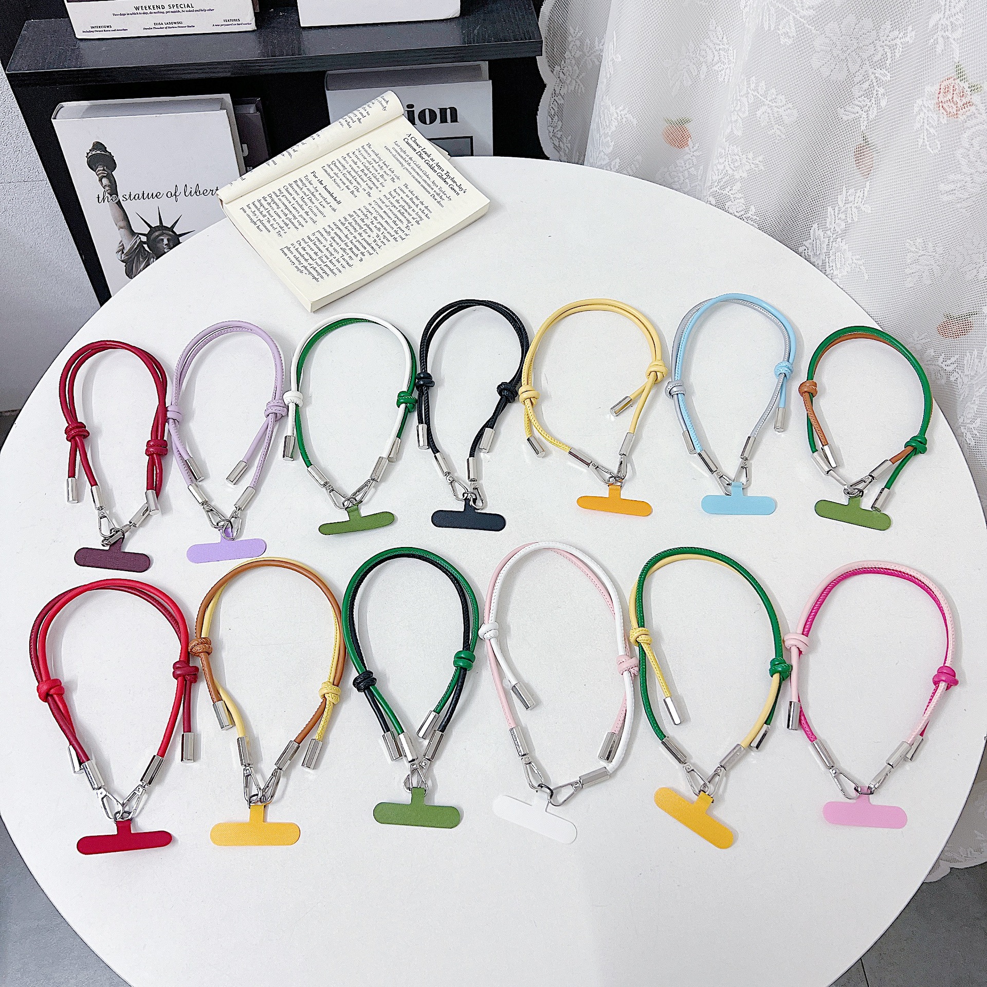 新款diy手作创意ins风挂件小众设计编织皮绳钥匙扣手机包 包挂饰