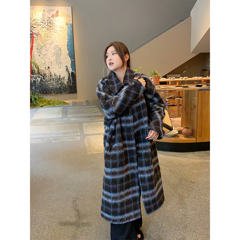 大码女装复古撞色格子中长款毛呢外套气质感翻领保暖显瘦大衣
