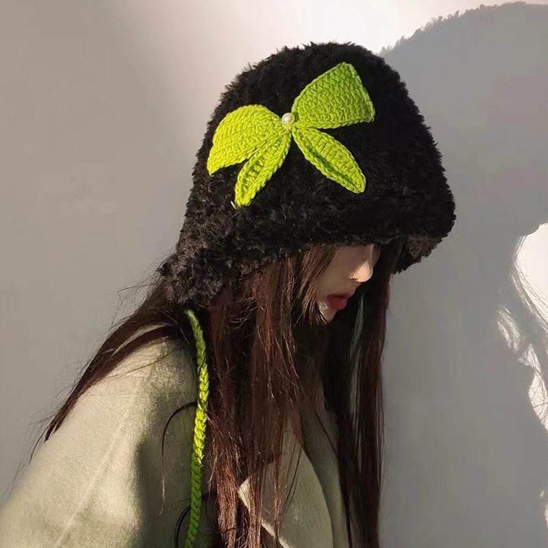 秋冬新款蝴蝶结毛绒护耳帽百搭显脸小帽子女保暖防风套头帽女