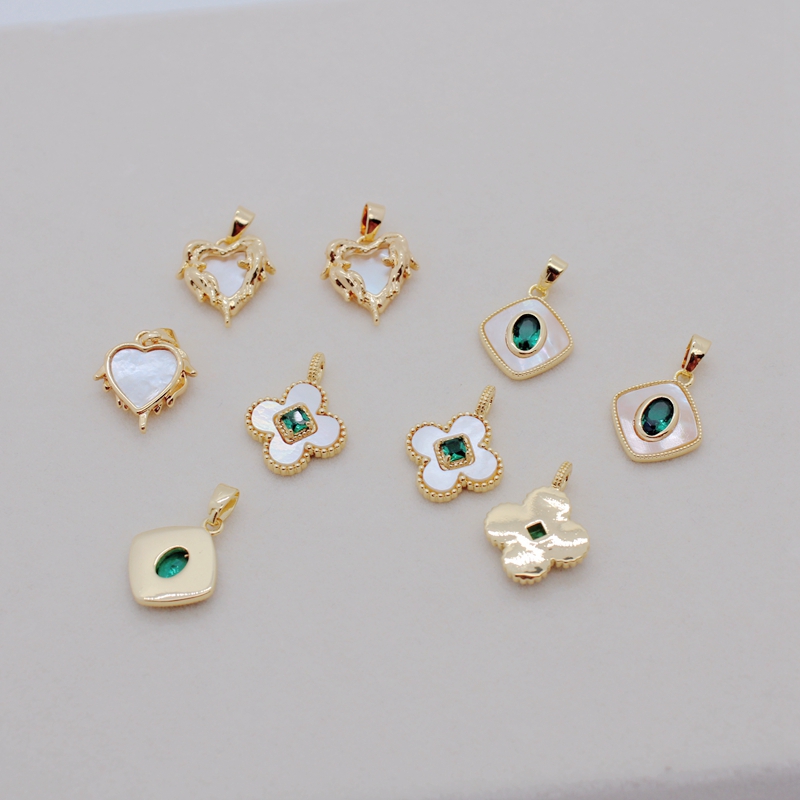 临兰铜镶锆石贝壳保色吊坠