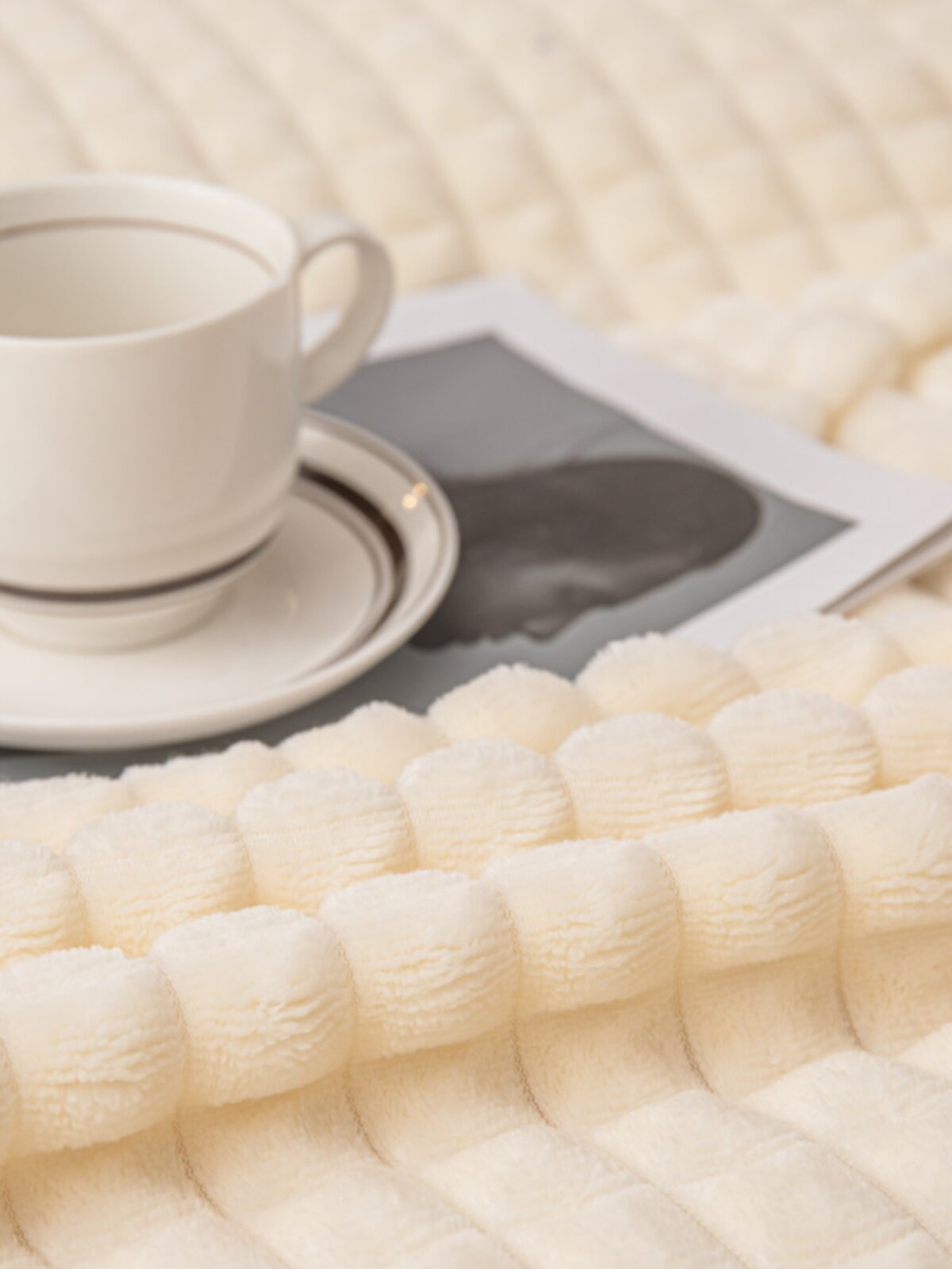 새로운 두꺼운 와이드 스트립 컷 모조 토끼 플러시 우유 벨벳 플란넬 담요 사무실 낮잠 담요