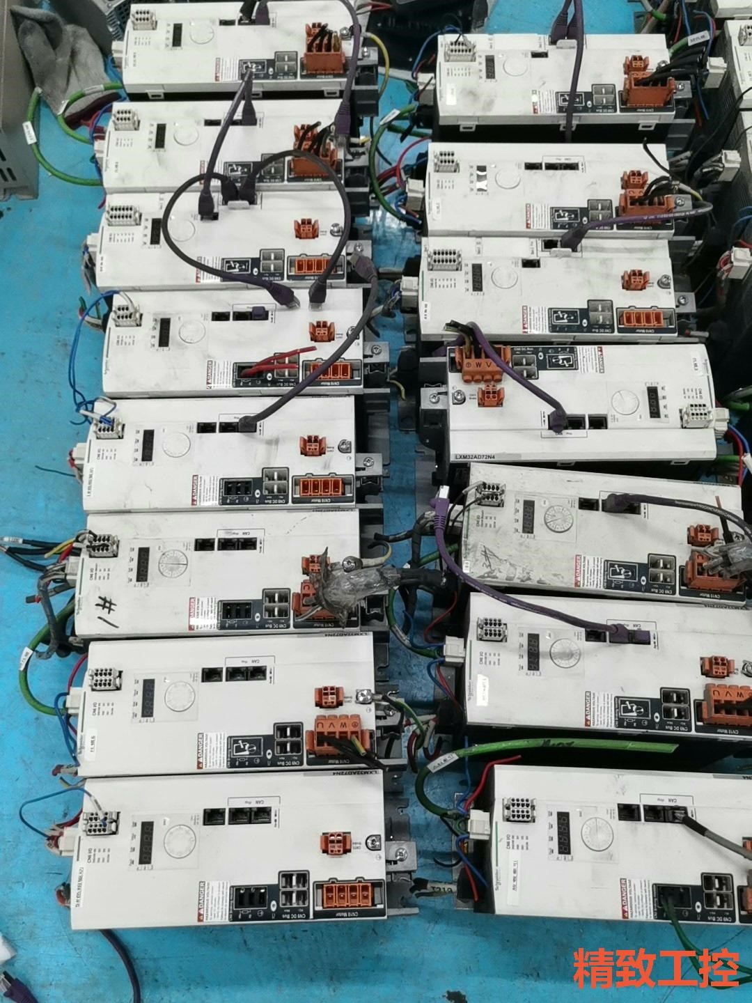 议价：施耐德驱动器LXM32AD72N4