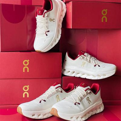 代购On昂跑 Cloudtilt 蛇年限定男女低帮防滑耐磨运动休闲跑步鞋