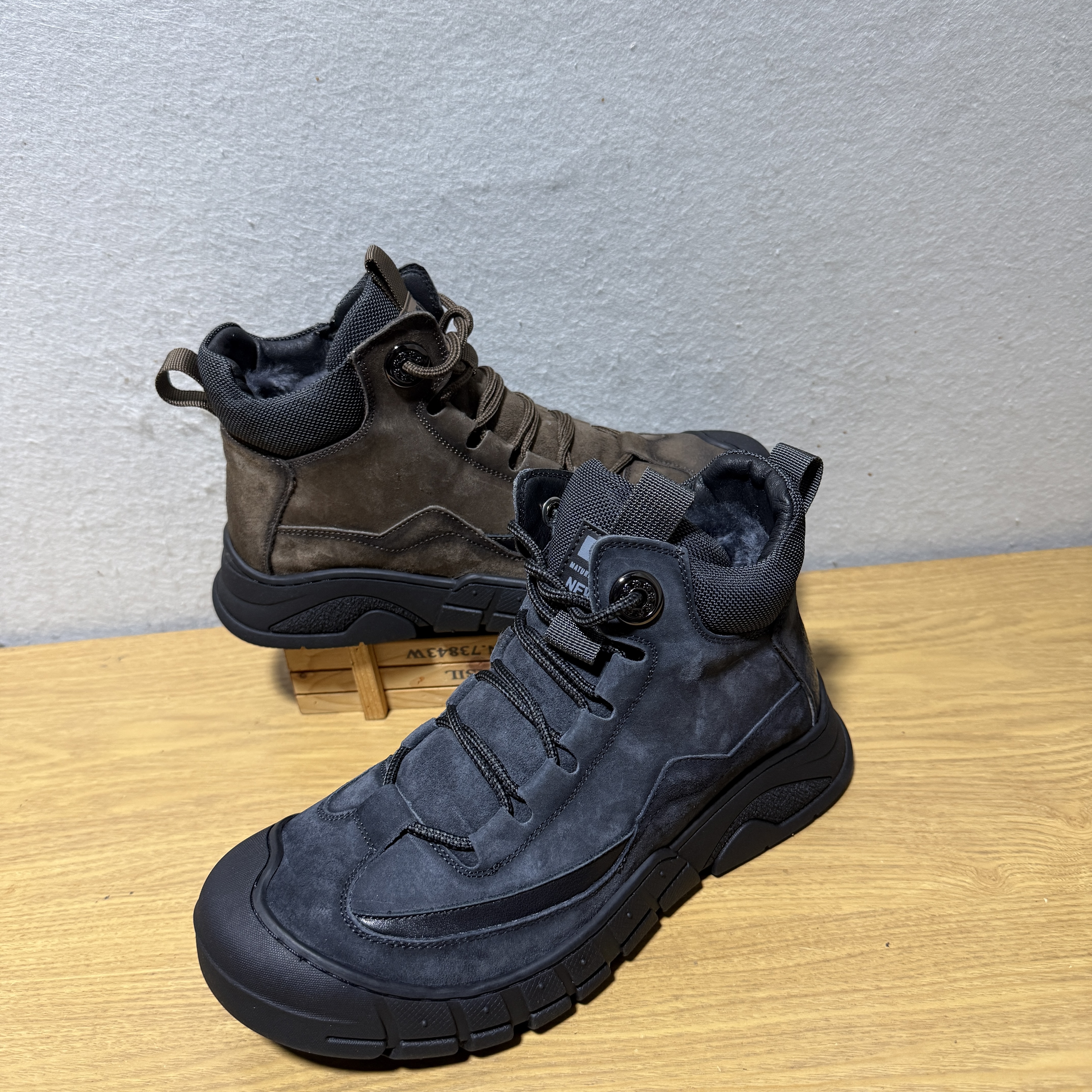 外贸真皮厚底羊毛保暖舒适运动休闲鞋冬季皮毛一体防寒防滑男棉鞋