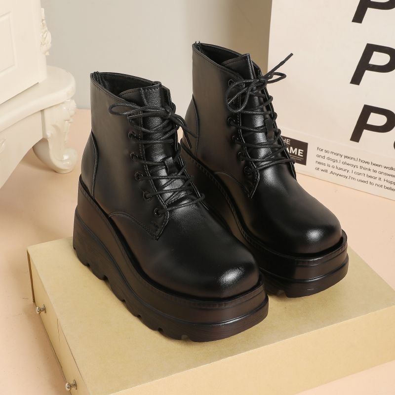 小个子增高马丁靴女2025秋冬季新款高跟英伦风炸街松糕底坡跟短靴