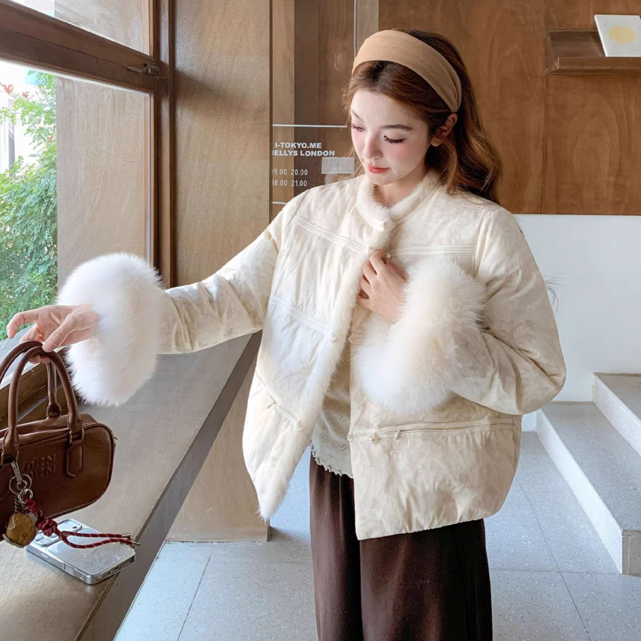 新中式提花圆领羽绒服女2025冬新款时髦优雅气质百搭白鸭绒短外套,女装/女士精品,羽绒服,淘宝优惠券,粉丝福利购,淘宝优惠卷