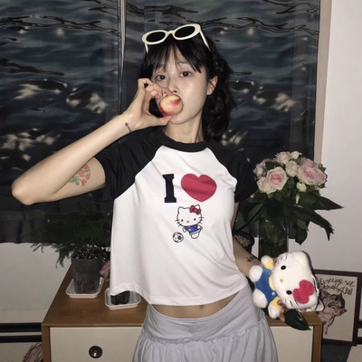 Delightpool联名Hello Kitty凯蒂猫爱心印花插肩撞色圆领短款短袖