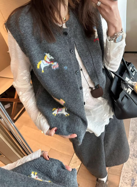 2026早春新款节日氛围感洋气深灰色小马提花羊毛针织马甲叠穿背心