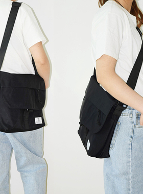 载迟设计防水尼龙布邮差包 休闲百搭单肩包斜挎包 无性别实用挎包