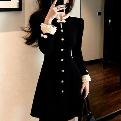 千金小香风风黑色盘扣针织连衣裙