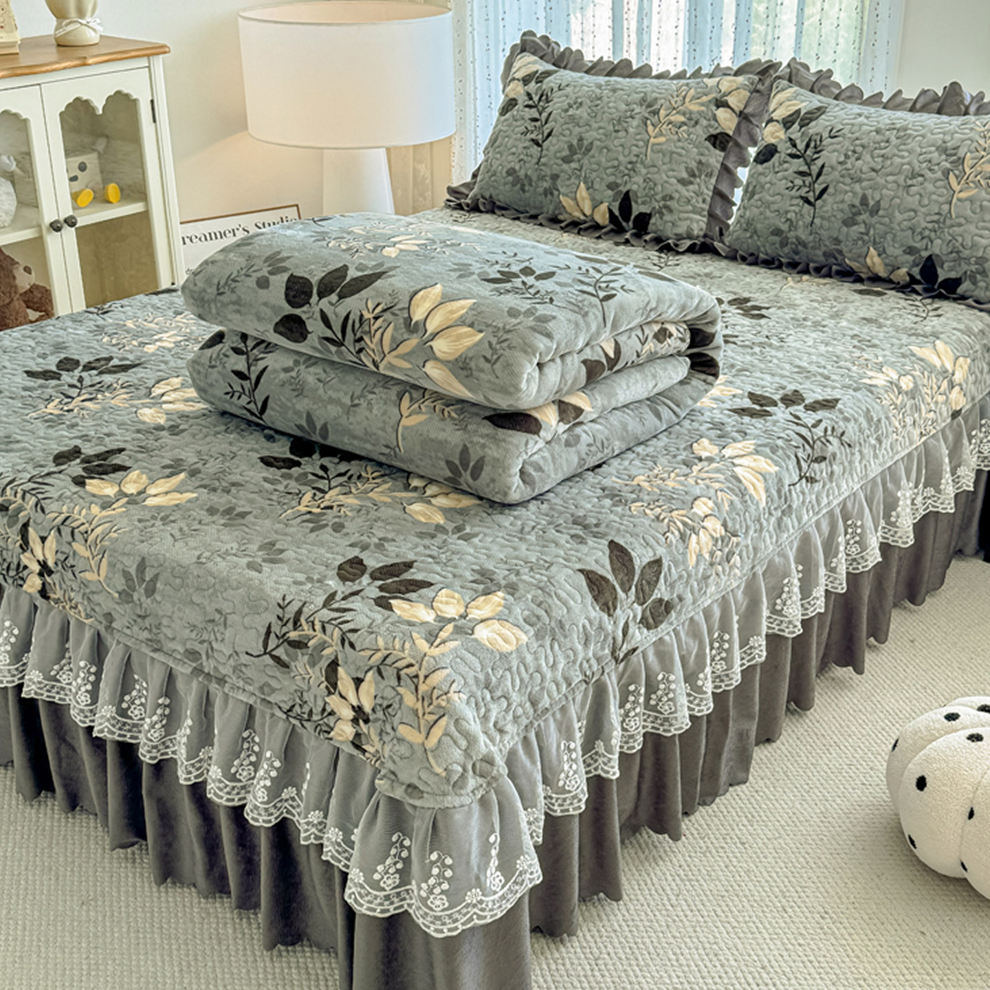 韩式加绒床盖三件套加厚牛奶绒夹棉床单件保暖冬款蕾丝床裙四件套