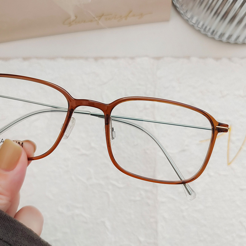 超轻镜框仅6克TR+钛可配高度镜片