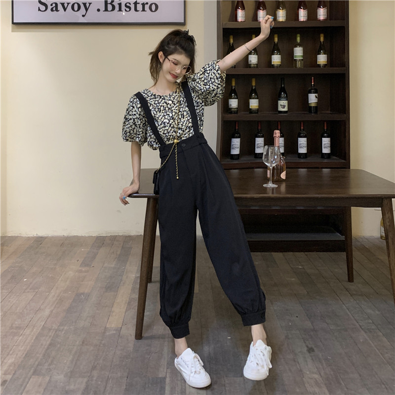 Real price and real auction two piece set of casual pants with bubble sleeves and floral top