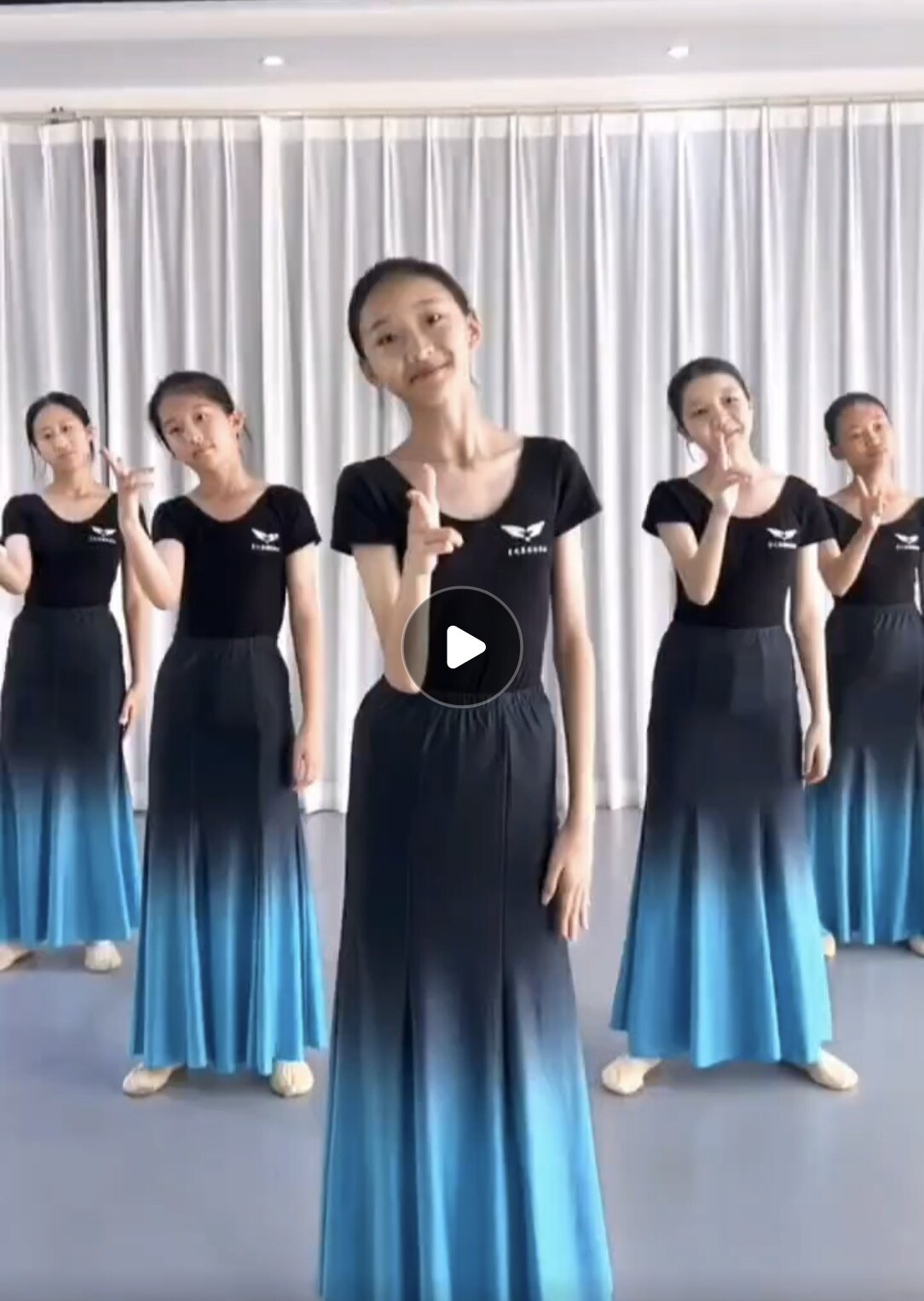 2025新款傣族舞蹈演出服黑蓝色渐变练功裙表演女傣族舞裙艺考服装