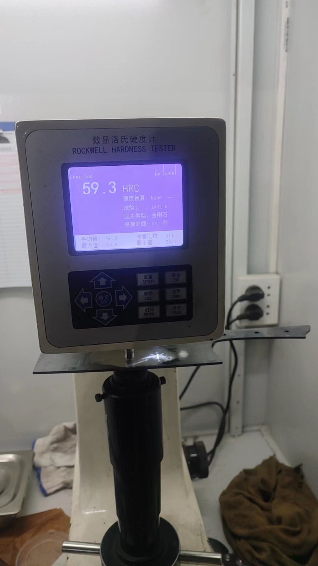 加硬锻打440c 编号C1 财到中片手柄黑色G10电脑锣cnc硬度59左右怎么看?
