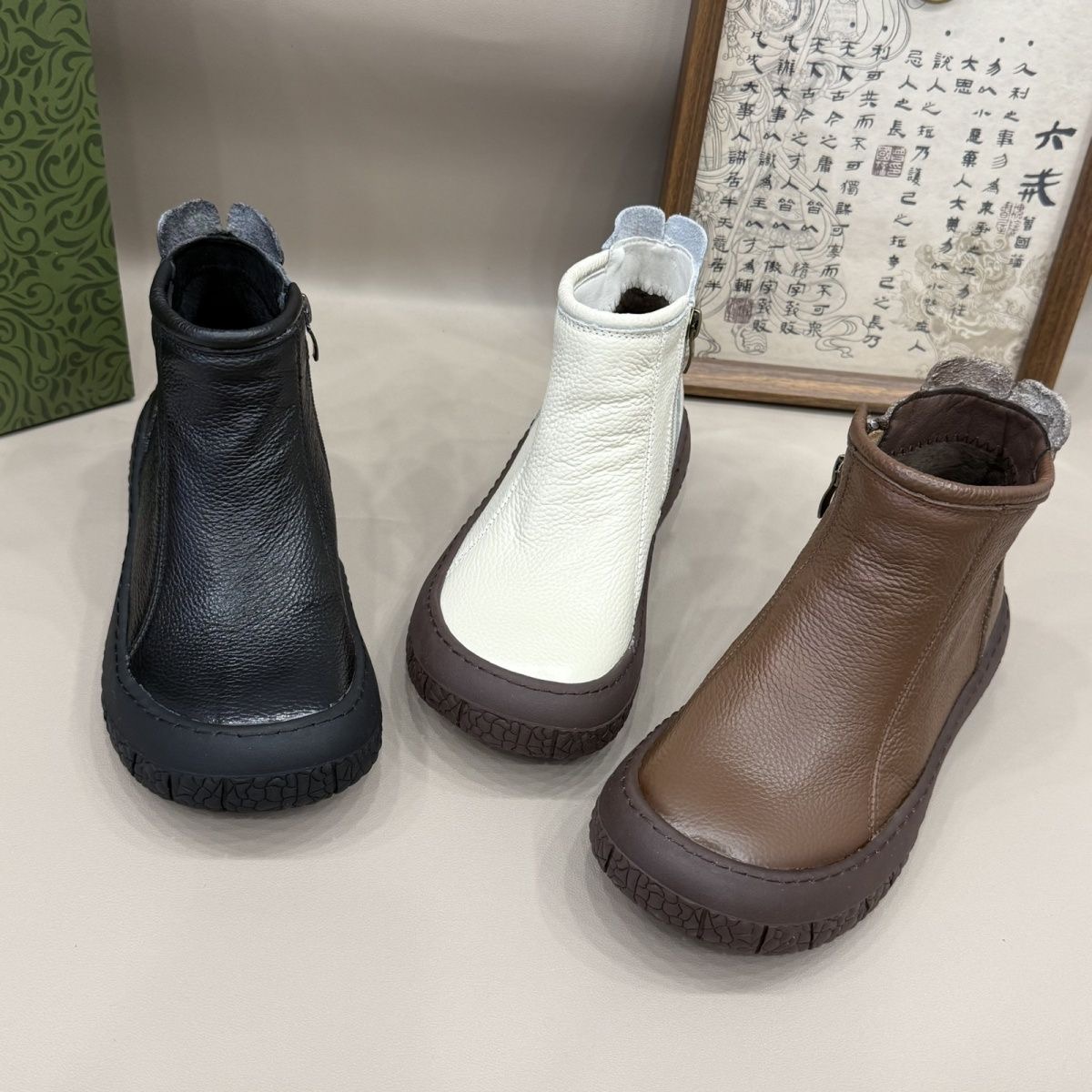 2025秋冬新款真皮牛皮女鞋加绒妈妈软底羊毛保暖复古马丁靴女靴