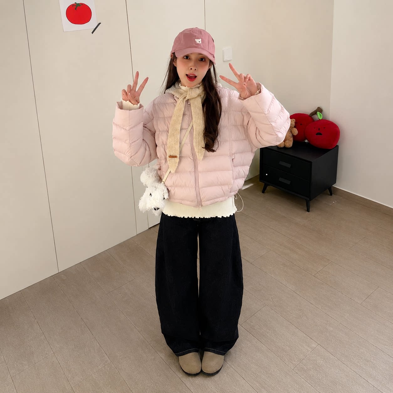 粉色排骨羽绒服女短款轻薄2026年冬季新款90白鸭绒圆领小个子外套