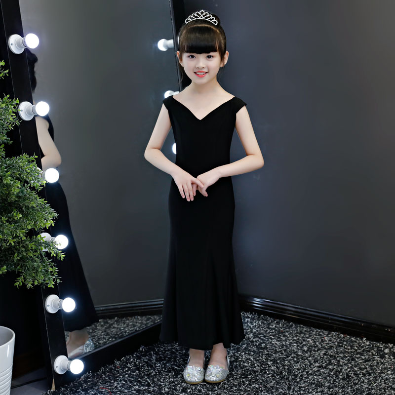 时尚风模特走秀鱼尾晚礼服新品