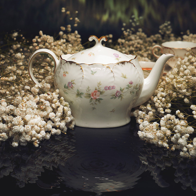 日本NARUMI/鸣海Remembrance 系列经典 茶/咖啡壶 骨瓷/釉中彩