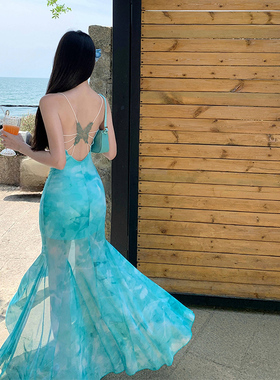 浅绿色网纱吊带紧身连衣裙后背蝴蝶性感鱼尾包臀长裙
