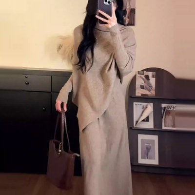 巨好看韩系穿搭一整套2025新款斜肩针织连衣裙子女秋冬季长裙套装