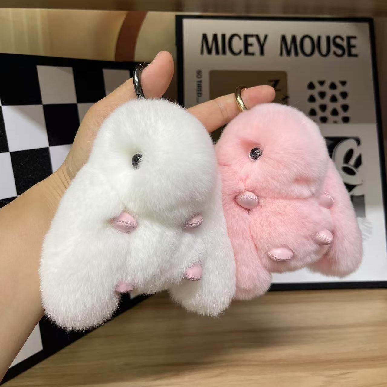 真獭兔毛长耳兔子汽车挂件