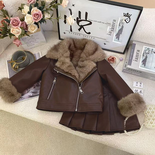 欧洲站女童冬季加厚保暖套装2025新款女孩洋气翻领皮衣百褶裙小童