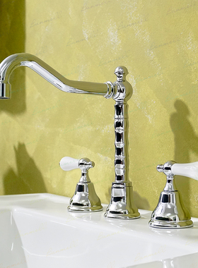 出口英国原单 NP嘴 通过WS 陶瓷双开把手 三孔欧式复古面盆水龙头