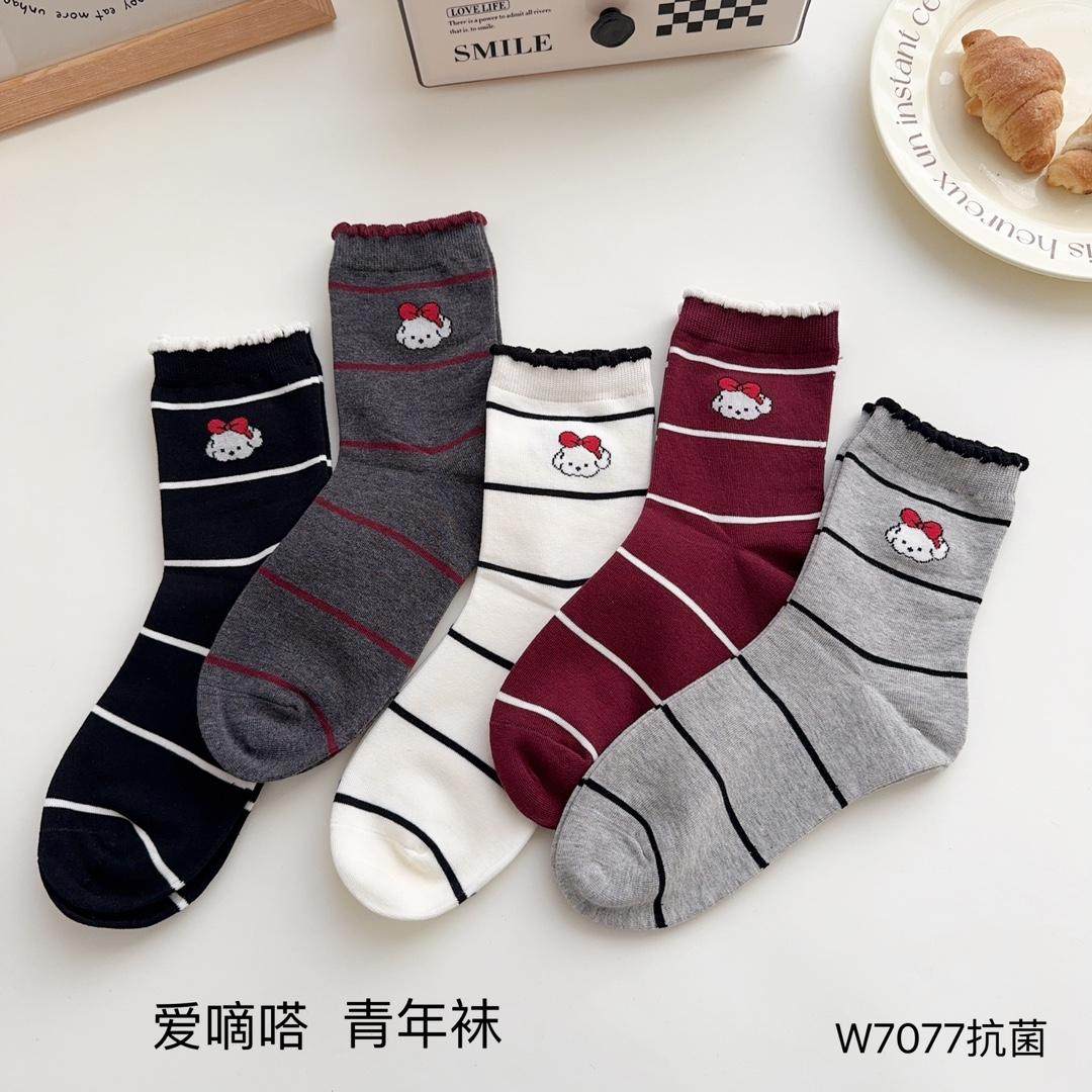 搭配鲨鱼裤的袜子女秋冬纯棉中筒袜ins潮长筒堆堆袜春秋可爱花边