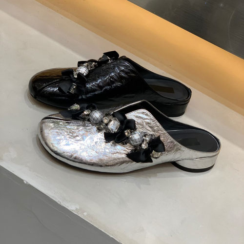 2026春银色爆裂纹水钻包头半拖