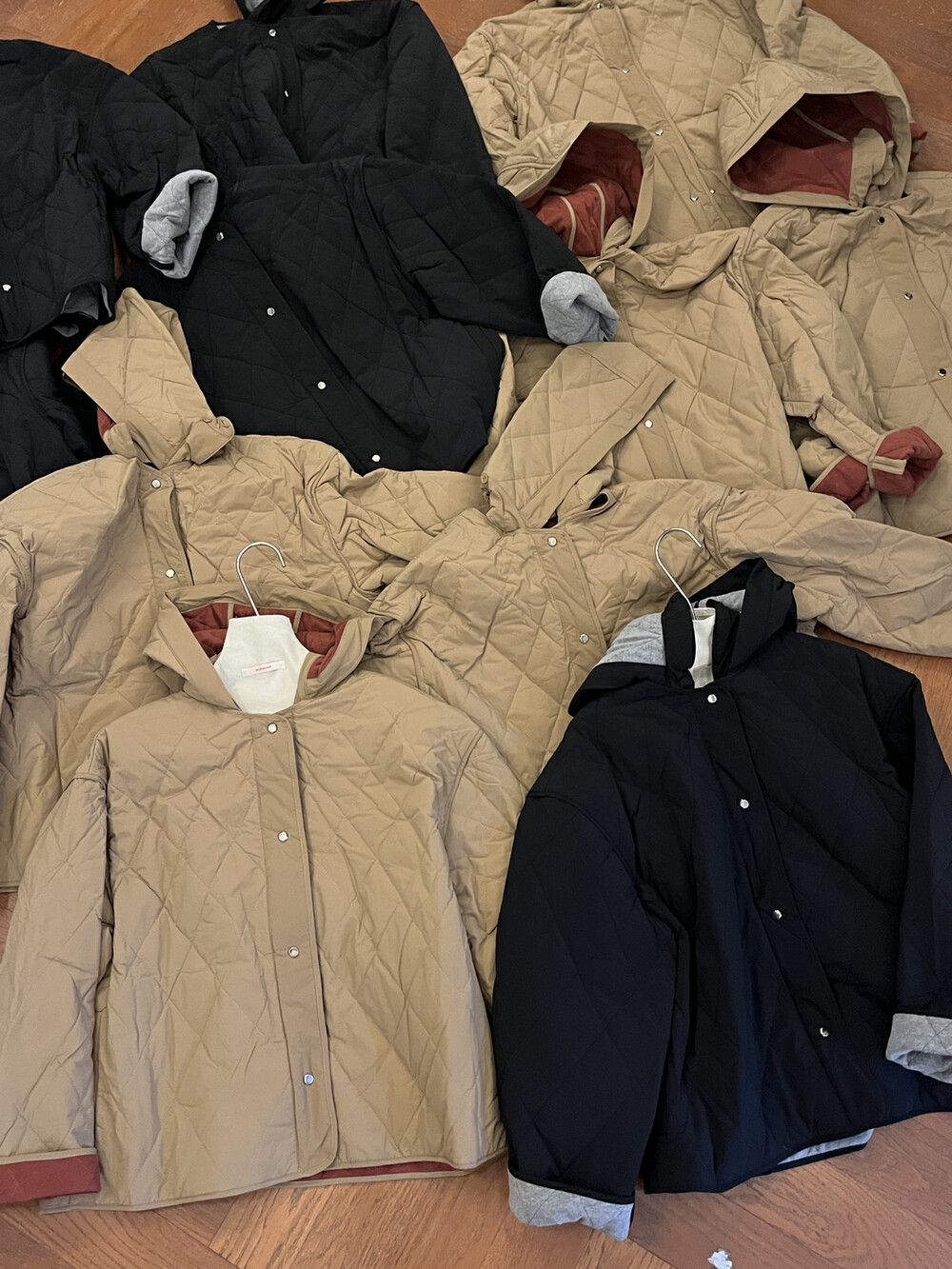 早冬上新设计师款菱格连帽保暖棉服外套(配可拆卸帽子)