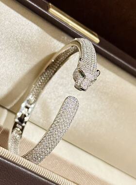 鑫葆康轻奢动物满钻豹子开口手镯绿眼睛精致爆闪气质V金不掉色