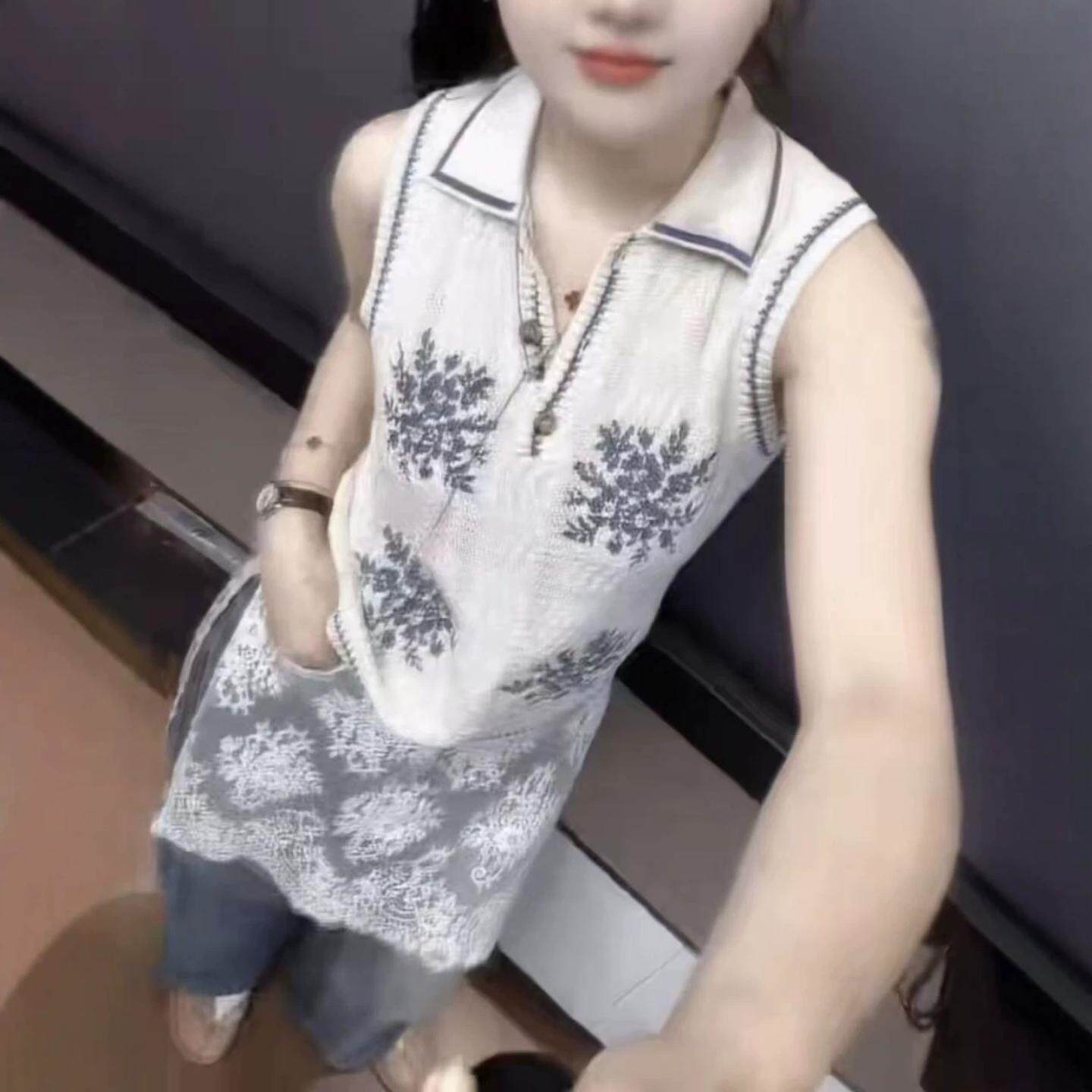 气质温婉套头上衣屁帘牛仔裤