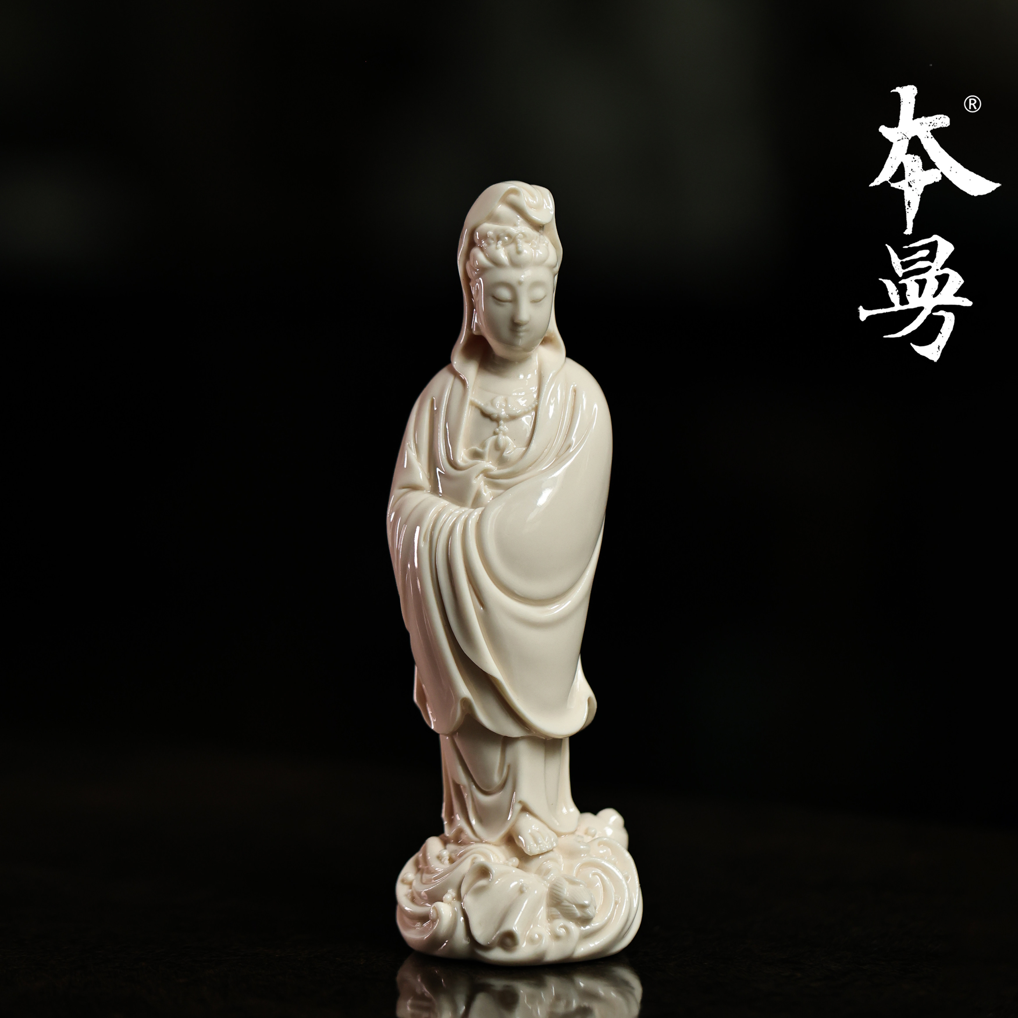本曼山房渡海观音德化当代白瓷雕塑小尺寸桌面案台摆件陈设收藏品