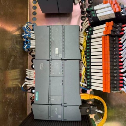 议价 西门子S7-1200 PLC一套，拆机.9.99新