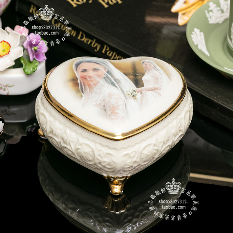 Bradford结婚2011米白瓷浮雕花纹心形爱心陶瓷音乐铃八音盒婚庆礼