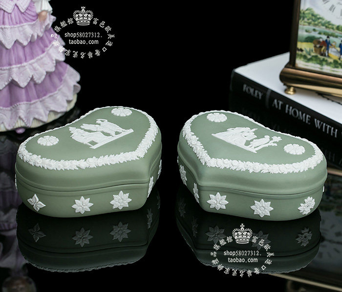 盒装Wedgwood jasper1968浮雕心形陶瓷首饰珠宝盒情人表盒