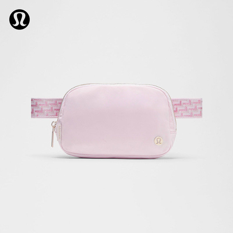 Everywhere 腰包 *金属文字徽标 拒水丨lululemon丨LU9CWQS,运动包/户外包/配件,腰包,淘宝优惠券,粉丝福利购,淘宝优惠卷