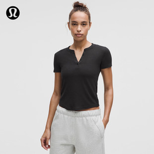 Hold Tight 女士紧身剪裁短袖亨利衫 丨lululemon丨LW3IZVS