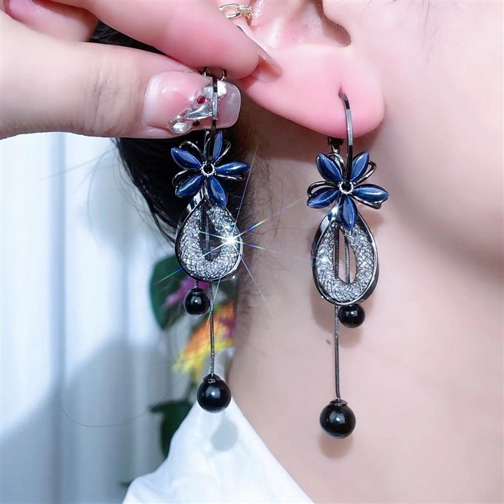 一款多戴花样年华耳环2023年新款