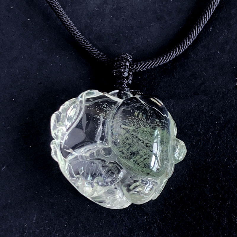 天然绿幽灵雕刻如意吊坠