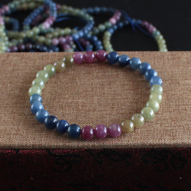 千蕊天然蓝刚玉手串 彩色蓝宝石手链 蓝宝红宝多圈手链糖果彩虹色