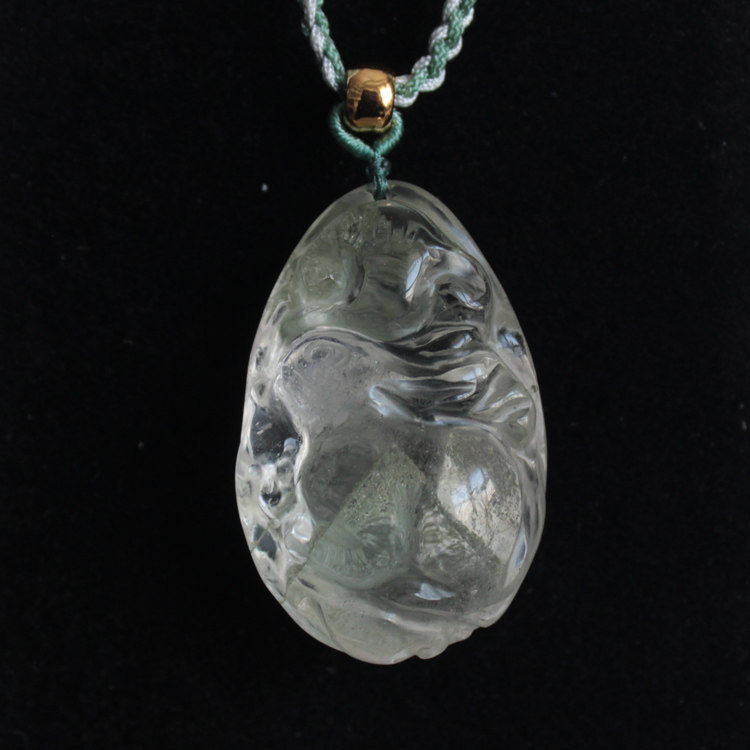 千蕊天然绿幽灵雕刻吊坠 生肖玉兔水晶毛衣链 项坠属相保护精灵