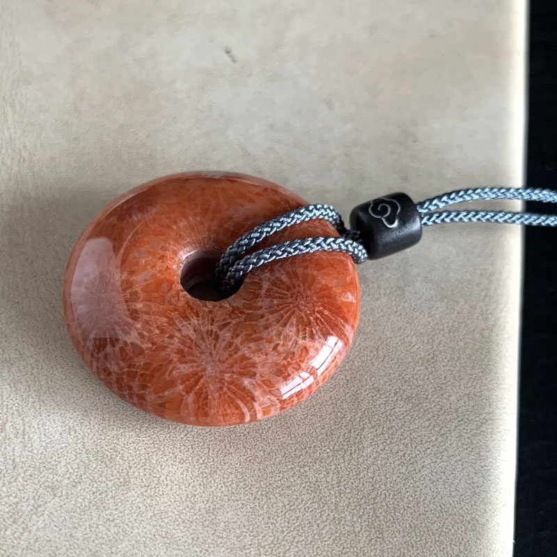 千蕊天然 珊瑚玉吊坠 珊瑚玉平安扣 化石挂件项链 玉化好菊花石