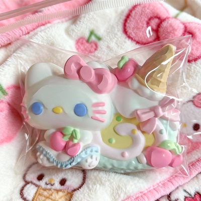 小版HelloKitty瑞士卷创意设计精致个性解压玩具
