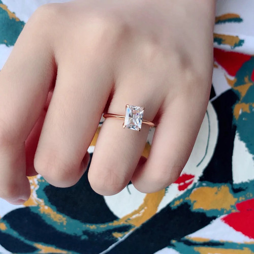 18K金定制美国进口D色莫桑钻石白金戒指，方糖款钻戒