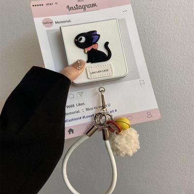 网红刺绣猫咪适用小米mixflip手机壳华为Pocket2折叠屏保护套oppoFindN3Flip皮质手绳vivo荣耀三星zflip6女款