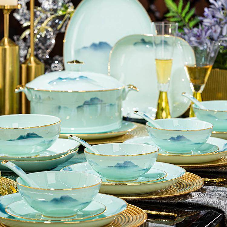 景德镇骨瓷餐具套装中式陶瓷碗碟家用轻奢青瓷碗盘高级感乔迁新居